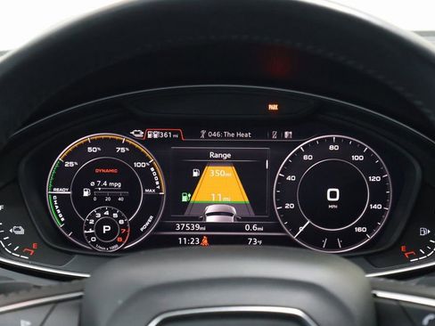 Used 2020 Audi Q5 e Prestige w/ Prestige Package image 18