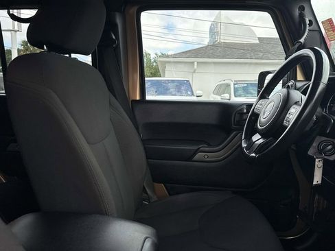 Used 2015 Jeep Wrangler Unlimited Sport w/ Quick Order Package 24S AWD/4WD image 11