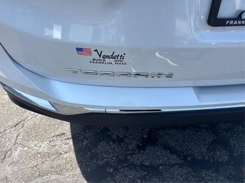 Certified 2022 GMC Terrain SLT w/ Infotainment Package II image 10