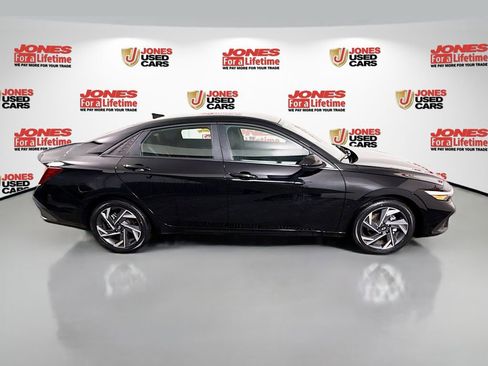 Certified 2025 Hyundai Elantra Sport w/ Cargo Package image 16