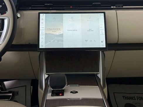 New 2026 Land Rover Range Rover Long Wheelbase SE image 25