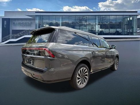 New 2026 Lincoln Navigator L Black Label AWD/4WD image 8