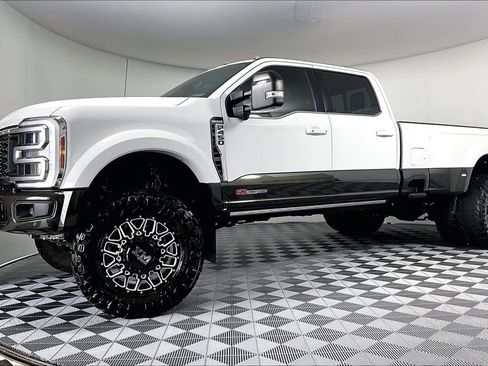 Used 2025 Ford F450 King Ranch w/ FX4 Off-Road Package AWD/4WD image 2