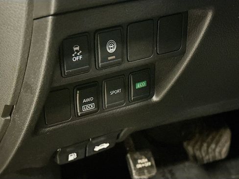 Used 2020 Nissan Rogue Sport SV image 10