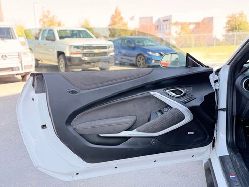 Used 2022 Chevrolet Camaro ZL1 image 24