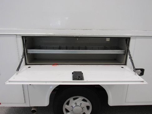 Used 2015 Ford E-350 and Econoline 350 Super Duty image 26