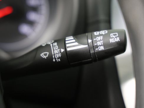 Used 2023 GMC Terrain SLE image 21