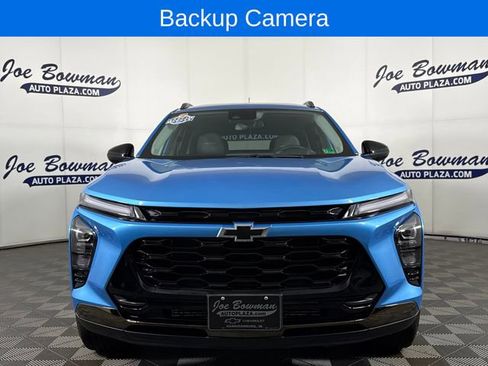 Used 2025 Chevrolet Trax ACTIV w/ Sunroof Package FWD image 3