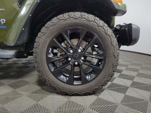 Used 2021 Jeep Wrangler Unlimited Sahara w/ Cold Weather Group AWD/4WD image 12