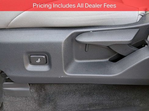 Certified 2025 Toyota Tacoma SR5 AWD/4WD image 21