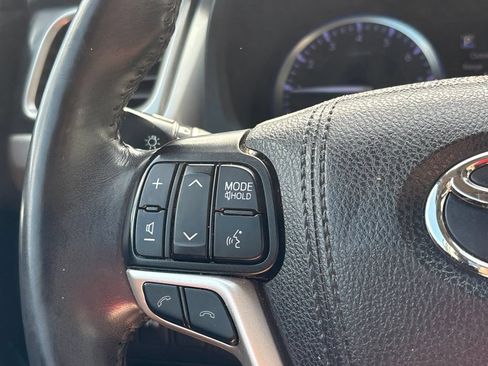 Used 2019 Toyota Highlander Limited FWD image 20