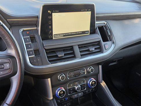 Used 2023 GMC Yukon XL SLT image 4