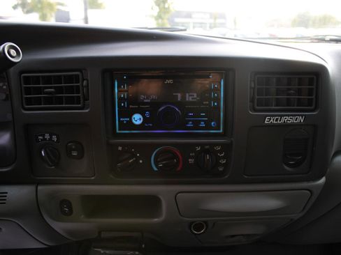 Used 2002 Ford Excursion XLT image 24
