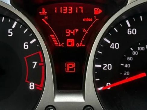 Used 2015 Nissan Juke SV FWD image 12