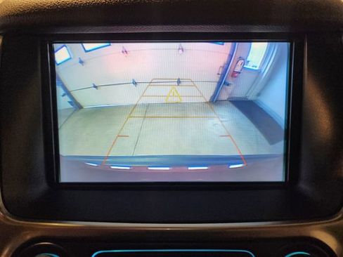 Used 2019 Chevrolet Suburban LS image 28