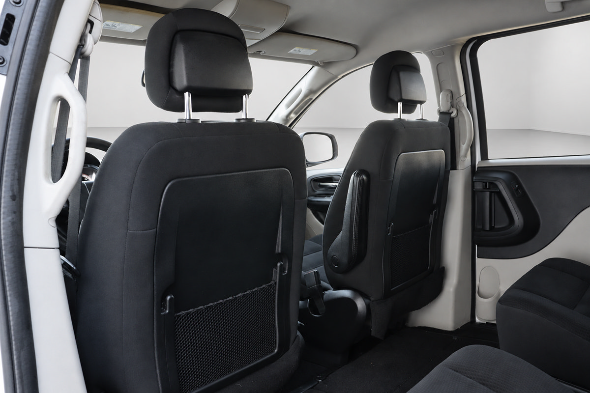 Used 2019 Dodge Grand Caravan SE FWD image 18