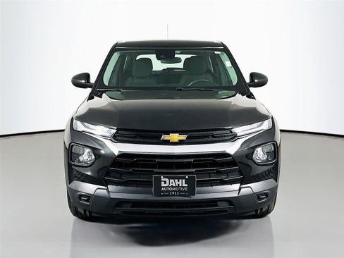Used 2022 Chevrolet TrailBlazer LS FWD image 3