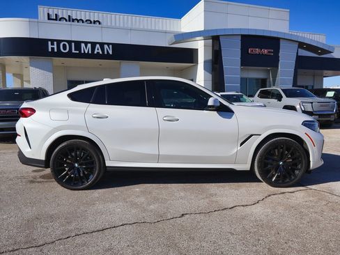 Used 2021 BMW X6 M50i w/ Executive Package image 2