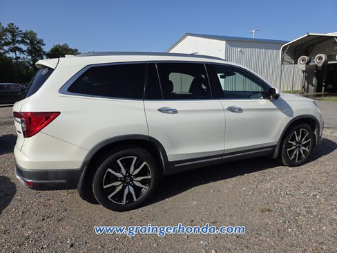 Certified 2019 Honda Pilot Touring image 7