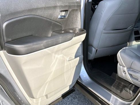 Used 2021 Honda Pilot Touring image 13