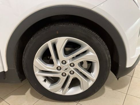 Used 2022 Chevrolet Bolt LT image 28