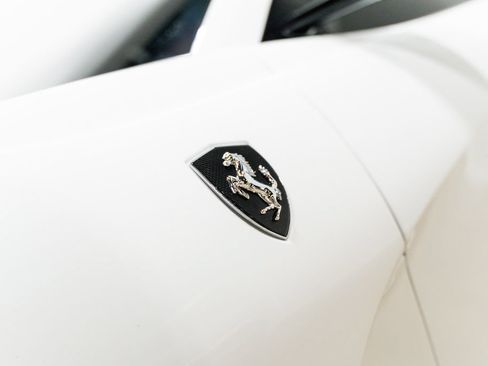 Used 2022 Ferrari 812 GTS RWD image 3