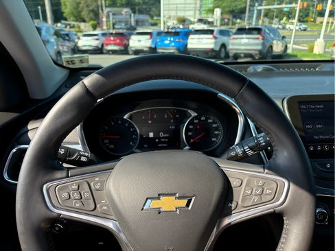 Certified 2022 Chevrolet Equinox LT AWD/4WD image 9