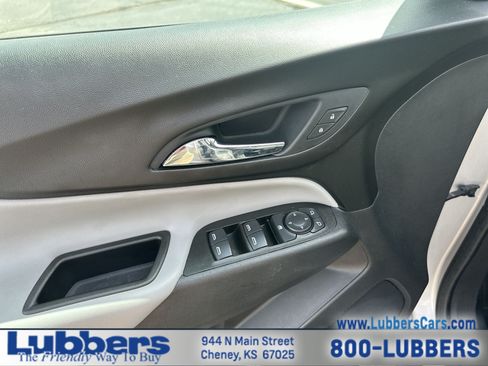 Used 2020 Chevrolet Equinox LS AWD/4WD image 12