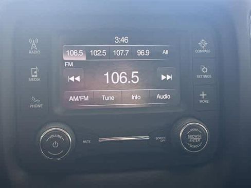 Used 2018 Jeep Compass Latitude w/ Cold Weather Group image 22