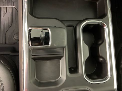 Used 2026 GMC Sierra 1500 SLT image 30