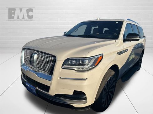 Used 2024 Lincoln Navigator Reserve image 1