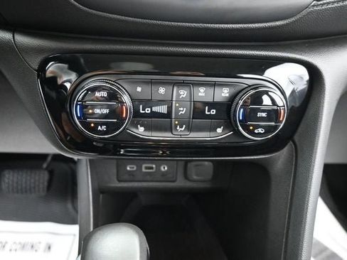 Used 2021 Buick Encore GX Select AWD/4WD image 27