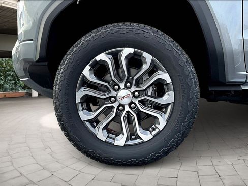 New 2026 GMC Canyon Denali image 12