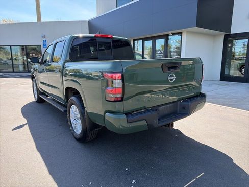 Used 2022 Nissan Frontier SV w/ SV Premium Package AWD/4WD image 10
