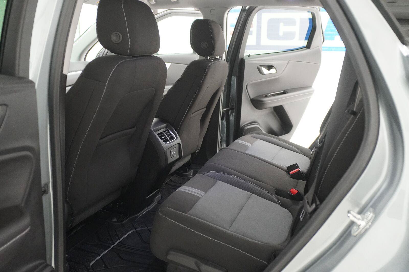 Used 2024 Chevrolet Blazer LT w/ Convenience Package FWD image 11