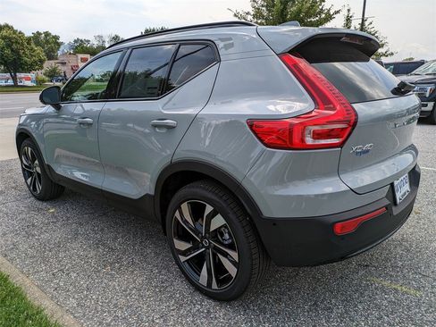 New 2026 Volvo XC40 B5 Ultra w/ Protection Package Premier image 6