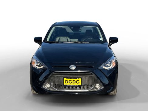 Used 2020 Toyota Yaris XLE image 8