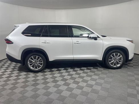 New 2026 Toyota Grand Highlander AWD image 8