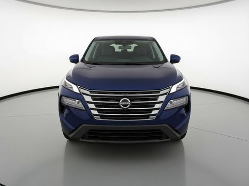 Used 2025 Nissan Rogue SV AWD/4WD image 2