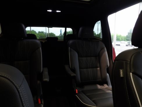 Used 2025 Buick Enclave Avenir w/ Super Cruise Package AWD/4WD image 30