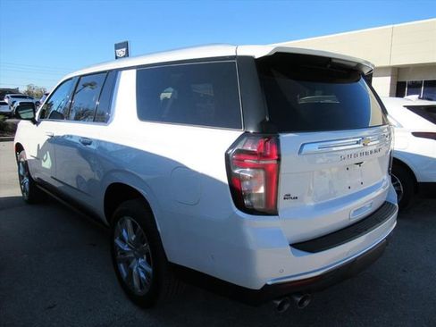 Used 2024 Chevrolet Suburban High Country w/ Advanced Technology Package image 3