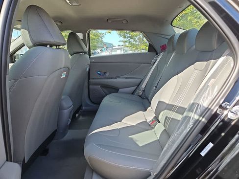 Certified 2025 Hyundai Elantra Sport w/ Cargo Package FWD image 8