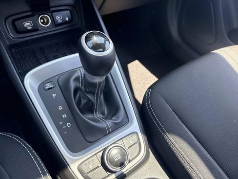 Certified 2026 Hyundai Venue SEL FWD image 24