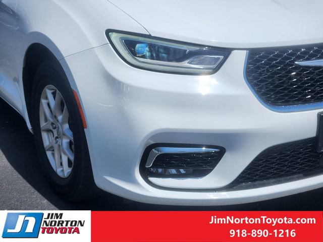Used 2024 Chrysler Pacifica Touring-L FWD image 9