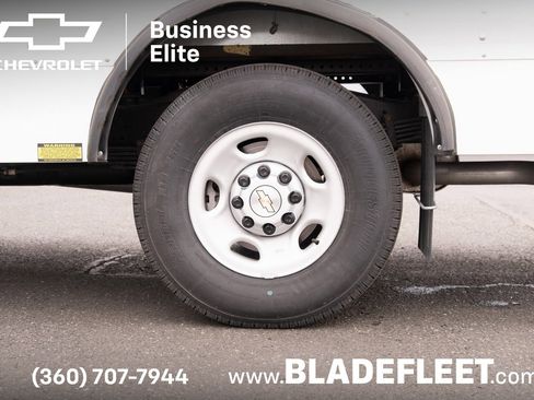 New 2024 Chevrolet Express 3500 w/ Power Convenience Package RWD image 9