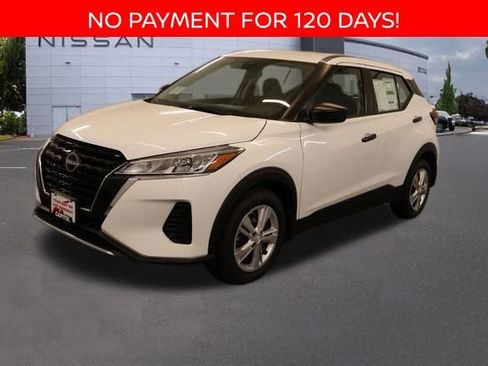 New 2025 Nissan Kicks Play S image 4