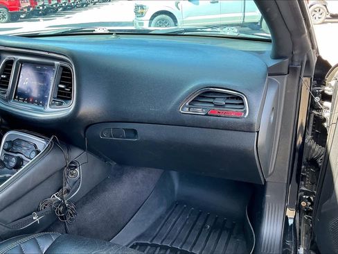 Used 2018 Dodge Challenger SRT Hellcat image 16