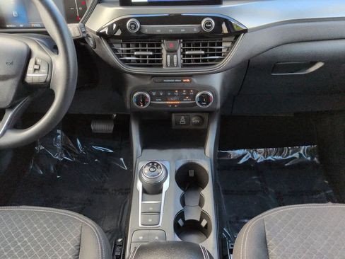 Used 2025 Ford Escape Active AWD/4WD image 18