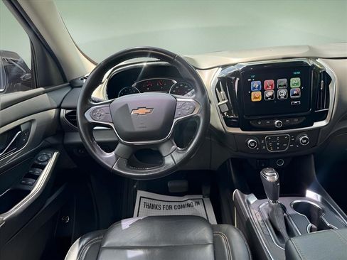 Used 2019 Chevrolet Traverse LT FWD image 16