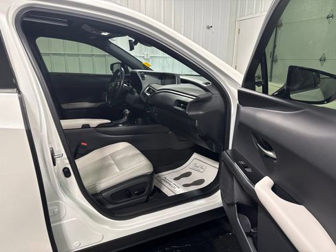 Used 2020 Lexus UX 250h w/ Premium Package AWD/4WD image 12
